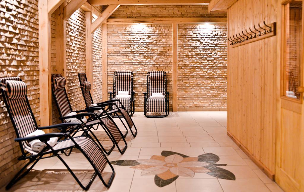 Hotel Sportwerk Tyniec Maly Extérieur photo