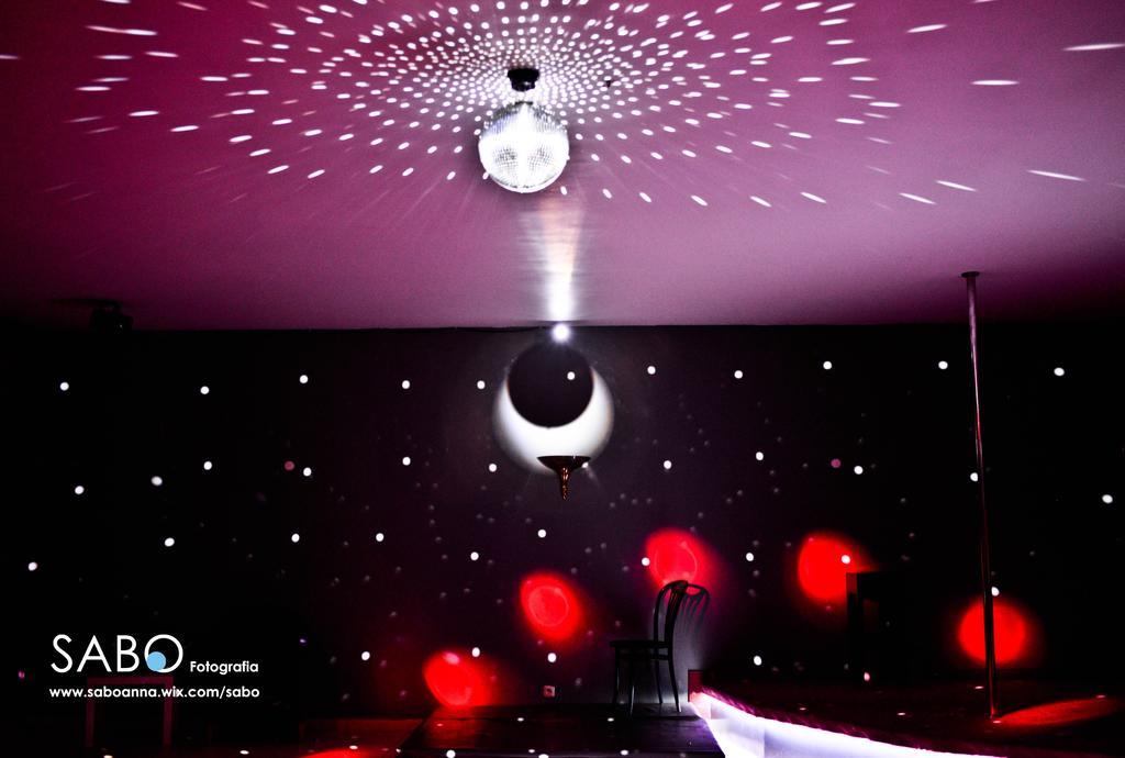 Hotel Sportwerk Tyniec Maly Extérieur photo