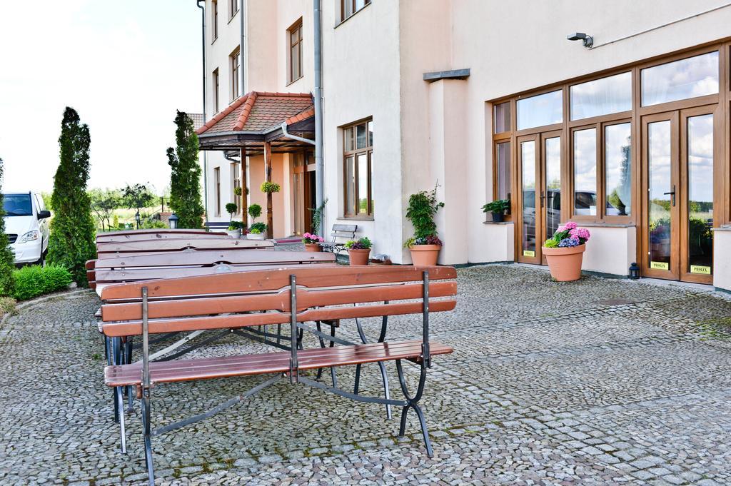 Hotel Sportwerk Tyniec Maly Extérieur photo