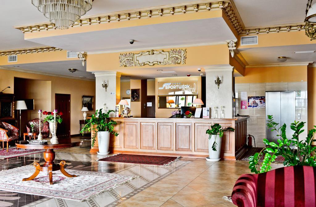 Hotel Sportwerk Tyniec Maly Extérieur photo